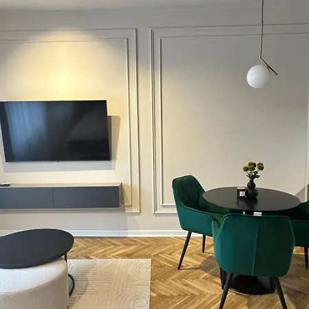 Center #7 Apartman *